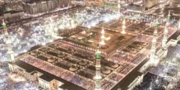 റമദാന്‍ വ്രതാരംഭത്തിന്റെ തലേദിവസം മക്ക, മദീന ഹറമുകളിൽ തറാവീഹ് നമസ്കാരത്തിന് അണിനിരന്നത് ലക്ഷങ്ങൾ