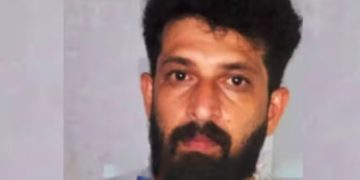 കോഴിക്കോട് വനിതാസുഹൃത്തിൻ്റെ വീട്ടിലെത്തിയ കണ്ണൂ‍ർ സ്വദേശിയെ 20 അംഗ സംഘം ക്രൂരമായി ആക്രമിച്ചു; അയൽവാസി പിടിയിൽ