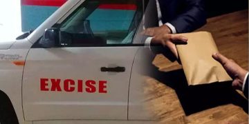 മദ്യക്കേസ് കൈക്കൂലി വാങ്ങിയൊതുക്കി, പിടിച്ച മദ്യം ഓഫിസിലെത്തി പങ്കിട്ടെടുത്തു; എക്സൈസ് ഉദ്യോഗസ്ഥർക്ക് സസ്പെൻഷൻ