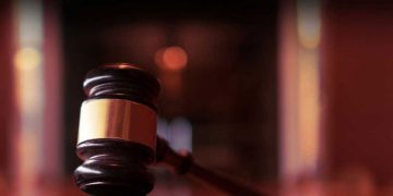 ചേംബറിൽ വച്ച് കടന്നുപിടിച്ചെന്ന് അഭിഭാഷക; ജില്ലാ ജഡ്ജിയെ പാലായിലേക്ക് സ്ഥലംമാറ്റി