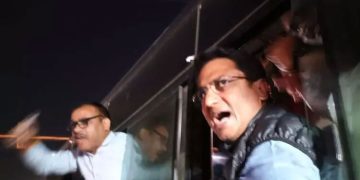 ചെങ്കോട്ടയിൽ കോൺഗ്രസ് പ്രതിഷേധം വിലക്കി ഡൽഹി പൊലീസ്; മുതിർന്ന നേതാക്കളടക്കം കസ്റ്റഡിയിൽ