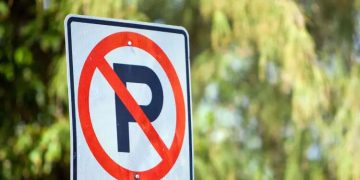 അനധികൃത പാർക്കിങ്​: വെണ്ണിക്കുളത്ത് ​ഗതാഗതക്കുരുക്ക്​ രൂക്ഷം