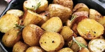 ‘നാച്വറല്‍’ ആയി മുഖം തിളങ്ങും; ഈ ഭക്ഷണങ്ങള്‍ പതിവാക്കൂ…