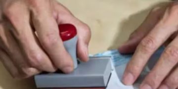 ആറ് മാസത്തിലധികമായി മടങ്ങിയെത്താത്ത പ്രവാസികളുടെ വിസ റദ്ദാക്കുന്ന നടപടി തുടങ്ങി