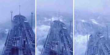 തിരമാലകളില്‍ ആകാശത്തോളം ഉയര്‍ന്ന് ഒരു എണ്ണക്കപ്പല്‍; നടുക്കമുണ്ടാക്കുന്ന വീഡിയോ!