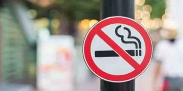 പുകവലിക്കാൻ വേണ്ടി ജോലിക്കിടയിലെടുത്തത് 4512 ഇടവേളകൾ, ഉദ്യോ​ഗസ്ഥന് ഒമ്പത് ലക്ഷം പിഴ