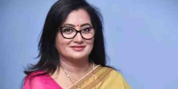 ‘പാർട്ടിയിൽ ചേരാൻ സമയമായി, ബിജെപിയിൽ നിന്നും കോൺഗ്രസിൽ നിന്നും ക്ഷണമുണ്ട്’: സുമലത