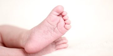 കോട്ടയത്ത് പ്രസവത്തിന് പിന്നാലെ മരിച്ച കുഞ്ഞിനെ കുഴിച്ചിട്ടു