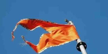 കാവിക്കൊടിയെ അപമാനിച്ചെന്ന പരാതി: പതിനെട്ടുകാരനെ പൊലീസ് അറസ്റ്റ് ചെയ്തു