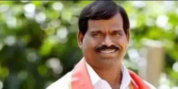 കര്‍ണാടക ബിജെപിയില്‍ കൊഴിഞ്ഞുപോക്ക് തുടരുന്നു; എംപി കുമാരസ്വാമിയും രാജിവച്ചു