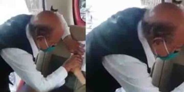 ആശുപത്രിയിലേക്ക് കൊണ്ടുപോവുന്നതിനിടെ മരിച്ച വൃദ്ധയുടെ വിരലടയാളം വില്‍പത്രത്തില്‍ വയ്ക്കുന്ന ബന്ധുക്കള്‍