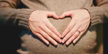 മൂത്രത്തില്‍ കല്ലിന്‍റെ വേദനയെന്ന് തെറ്റിദ്ധരിച്ച് ആശുപത്രിയിലെത്തിയ യുവതി പ്രസവിച്ചു…