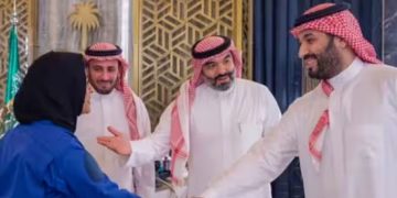 സൗദി അറേബ്യയുടെ ആദ്യ ബഹിരാകാശ സഞ്ചാരികൾ കിരീടാവകാശിയെ സന്ദർശിച്ചു