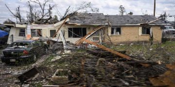 യുഎസിൽ കനത്ത നാശം വിതച്ച് ചുഴലിക്കാറ്റ്, ഗതാഗതം സ്തംഭിച്ചു; 26 മരണം