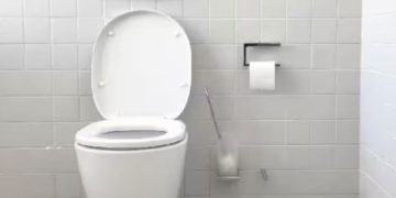 മലദ്വാരത്തിലെ ക്യാൻസര്‍; ടോയ്‍ലറ്റില്‍ പോകുമ്പോള്‍ ഇക്കാര്യങ്ങള്‍ ശ്രദ്ധിക്കുക…