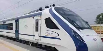 കാസർകോട് നിന്ന് പുറപ്പെടേണ്ട വന്ദേ ഭാരതിൽ സാങ്കേതിക തകരാർ; എസി ഗ്രില്ലിൽ ലീക്ക്