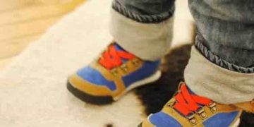 ബാധ കയറിയെന്നാരോപിച്ച് അമ്മ ആറുവയസുകാരനെ സൂപ്പർമാർക്കറ്റിൽ വിറ്റു