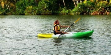 എറണാകുളത്ത് യുവസംരംഭകയുടെ കയാകിങ് വള്ളങ്ങൾ തകർത്ത നിലയിൽ