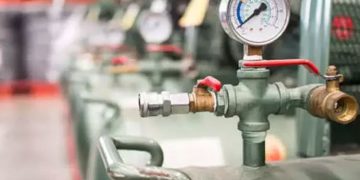 കൊച്ചിയിൽ അദാനി ഗ്യാസ് പൈപ്പ് ലൈനിൽ ചോർച്ച