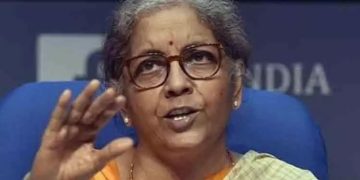 വിഴിഞ്ഞം കരാർ തളികയിൽ വെച്ചാണ് അദാനിക്ക് നൽകിയത്; രാഹുൽ ഗാന്ധി എന്തുകൊണ്ട് ശബ്ദമുയർത്തിയില്ല -നിർമല