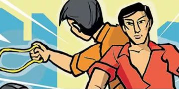 പള്ളിയില്‍ പോയി മടങ്ങുകയായിരുന്ന സ്ത്രീയുടെ 5 പവന്റെ മാല കവർന്നു