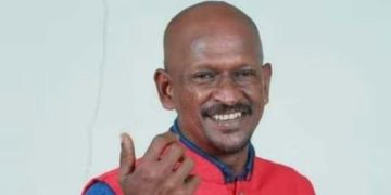 ഗാനമേളയ്ക്ക് പാടിയ ശേഷം ഗായകന്‍ വേദിക്കരികില്‍ ഹൃദയാഘാതം മൂലം മരിച്ചു