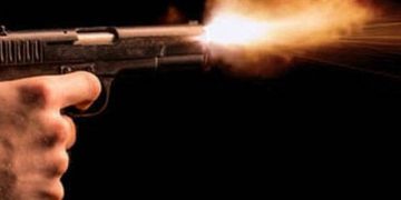 വിവാഹച്ചടങ്ങിനിടെ വധു തോക്കുയർത്തി വെടിവച്ചു