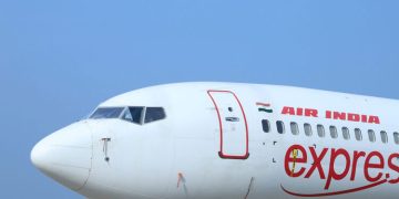എയർ ഇന്ത്യ എക്സ്പ്രസ് ഏറ്റെടുക്കൽ: യാത്രക്കാരും ഏജൻസികളും പ്രതിസന്ധിയിൽ