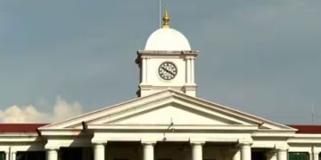 മന്ത്രിമാരുടെ ജില്ലാ അദാലത്തിൽ പരാതി നൽകാനും അക്ഷയ കേന്ദ്രങ്ങളിൽ ഫീസ് ഏർപ്പെടുത്തി സർക്കാർ