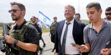 വെസ്റ്റ് ബാങ്കിലേക്ക് മാർച്ച് നടത്തി ഇസ്രായേൽ മന്ത്രിമാർ