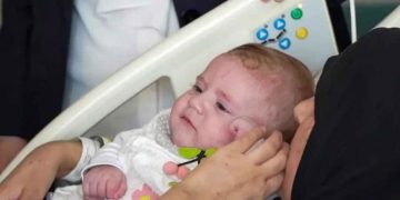 5 ദിവസം അവശിഷ്ടങ്ങൾക്കിടയിൽ; 2 മാസത്തിനുശേഷം അമ്മയെ കണ്ട് വെറ്റിൻ