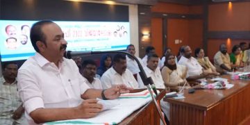 തദ്ദേശ സ്ഥാപനങ്ങൾക്ക് സ്വതന്ത്രമായി പ്രവർത്തനങ്ങൾ നടപ്പിലാക്കാൻ സാധിക്കണമെന്ന് വി.ഡി സതീശൻ