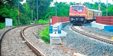 കേരളത്തിന്‌ ആവശ്യത്തിന്‌ പ്രത്യേക ട്രെയിനില്ല; അവധിക്കാല യാത്രക്കാരെ ‘ഞെരുക്കി’ റെയിൽവേ