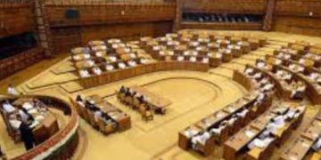 മാധ്യമങ്ങൾക്ക് നോട്ടീസ് നൽകിയ നിയമസഭാ സെക്രട്ടേറിയറ്റിന്റെ നടപടി പിൻവലിക്കണമെന്ന് പത്രപ്രവർത്തക യൂനിയൻ