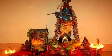 വിഷുവിനെ വരവേറ്റ് മലയാളി; കണിയും കൈനീട്ടവുമായി ആഘോഷം