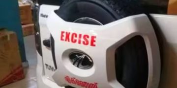 ഹാൻസ് കടത്തിയത് ബിസ്‌ക്കറ്റിനും മിട്ടായികൾക്കും ഇടയിൽ ഒളിപ്പിച്ച്; എക്സൈസ് പിടികൂടി