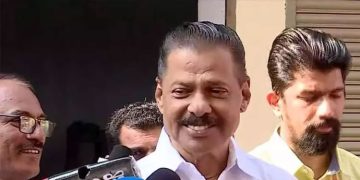 ‘വന്ദേഭാരതില്‍ അപ്പവുമായി പോയാല്‍ അത് കേടാവും. സില്‍വര്‍ ലൈനില്‍ തന്നെ പോകും’-എം.വി. ഗോവിന്ദന്‍