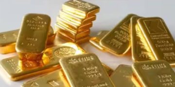 നെടുമ്പാശേരിയിൽ ഒന്നേകാൽ കിലോ സ്വർണവുമായി കോഴിക്കോട് സ്വദേശി പിടിയിൽ; എത്തിച്ചത് ക്യാപ്സൂൾ രൂപത്തിൽ