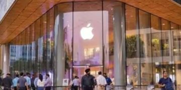 മുംബൈ ആരധകരുടെ എനർജി കണ്ട് ഞെട്ടി ആപ്പിൾ സിഇഒ; ഇന്ത്യയിലെ ആദ്യത്തെ ആപ്പിൾ സ്റ്റോറിന് ഗംഭീര തുടക്കം