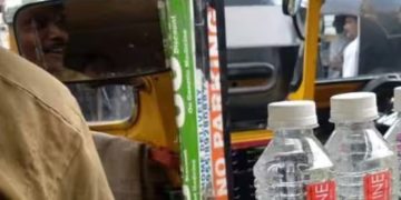 ഓട്ടോയിൽ കയറുന്നവർക്ക് സൗജന്യ വെള്ളവും ബിസ്കറ്റുമായി ഡ്രൈവർ