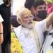 കേരളീയ വേഷത്തിൽ നരേന്ദ്ര മോദി; ആരവങ്ങളോടെ എതിരേറ്റ് ആയിരങ്ങള്‍, ആവേശത്തോടെ കൊച്ചിയിലെ റോഡ് ഷോ