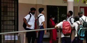 പ്ലസ് വൺ പ്രതിസന്ധി: മലബാറിൽ ബാച്ച് പുനക്രമീകരണം വേണമെന്ന് അധ്യാപകർ