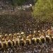 മുഖാമുഖം നിരന്ന് 30 ഗജവീരന്മാർ, തെക്കേനടയിൽ വർണ്ണക്കാഴ്ചയൊരുക്കി കുടമാറ്റം; തേക്കിൻകാട് നിറഞ്ഞ് ജനസാഗരം