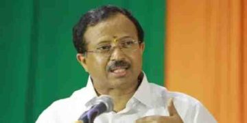 വന്ദേഭാരത് വേണമെന്ന് മുഖ്യമന്ത്രി പ്രധാനമന്ത്രിക്ക് കത്തെഴുതി, ഇനി വികസനത്തിനും വേഗത കൂടുമെന്ന് വി മുരളീധരൻ