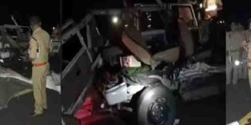 മുള കയറ്റിയ ട്രാക്ടർ ട്രോളിക്ക് പിന്നിൽ കാറിടിച്ചു, കുടുംബത്തിലെ അഞ്ച് പേർക്ക് ദാരുണാന്ത്യം