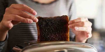 കരിഞ്ഞ ഭക്ഷണം കഴിക്കുന്നത് ആരോഗ്യത്തിന് ഭീഷണി; നിങ്ങളറിയേണ്ടത്…