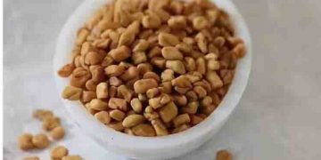 രാവിലെ വെറും വയറ്റിൽ ഉലുവ വെള്ളം കുടിക്കുന്നത് പതിവാക്കൂ, ​ഗുണം ഇതാണ്