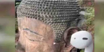 പണം, കാമുകി, കാറ്… ബുദ്ധപ്രതിമയ്ക്ക് മുൻപിൽ ആഗ്രഹങ്ങളുടെ ലിസ്റ്റ് നിരത്തി ചൈനക്കാരൻ