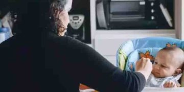 കുട്ടികളെ നോക്കുകയാണ് ജോലി, ഓരോ ദിവസവും യുവതി സമ്പാദിക്കുന്നത് ഒരുലക്ഷം രൂപ!