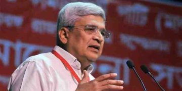 കേന്ദ്രത്തിനെതിരെ പ്രതിപക്ഷ ഐക്യം വേണം, കോൺഗ്രസ് നിലപാട് ഗുണകരമല്ല; വിമർശനവുമായി പ്രകാശ് കാരാട്ട്